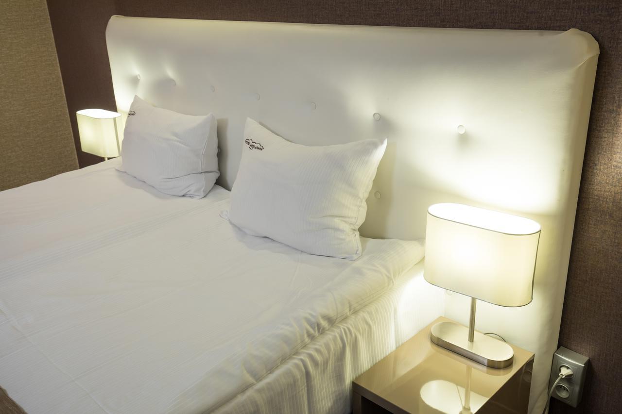 Hotel Ameliowka Маслув Экстерьер фото